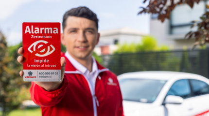 Impide la vision del ladron